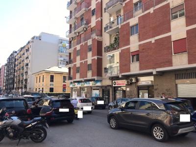 carrassi fittasi locale comm.le 40+40 mq